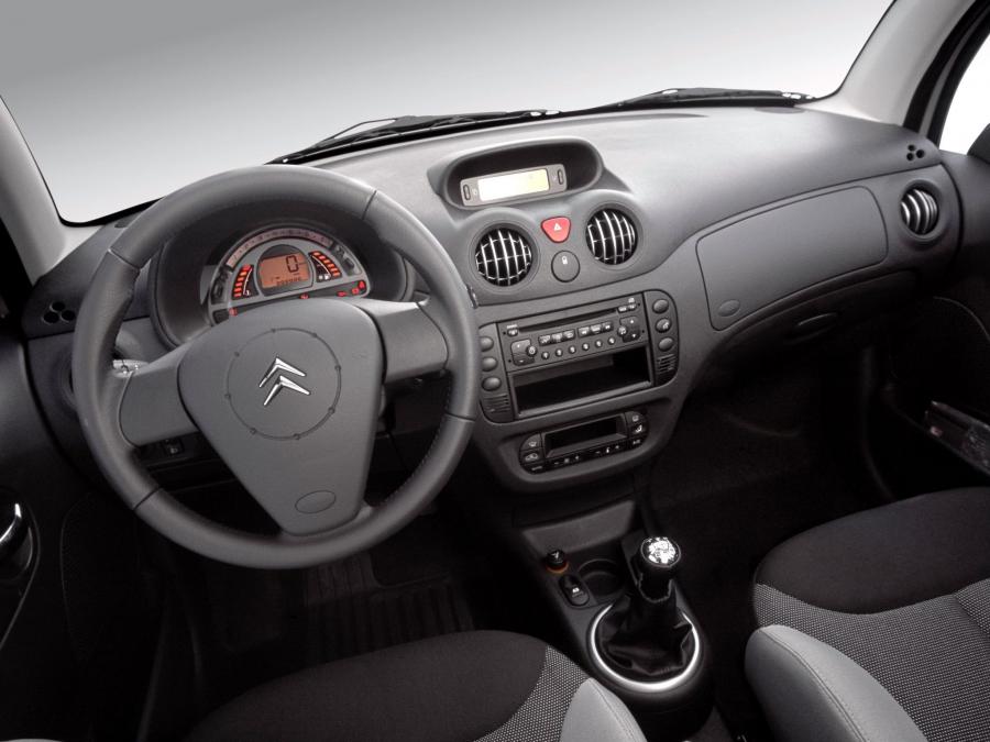  Citroen C3 VTR 2004 года  (фото 3 из 10)